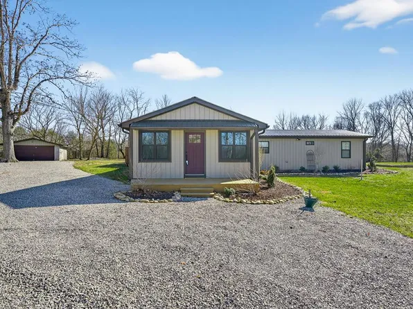 2490 Chestnut Hill Rd, Crossville, TN 38571