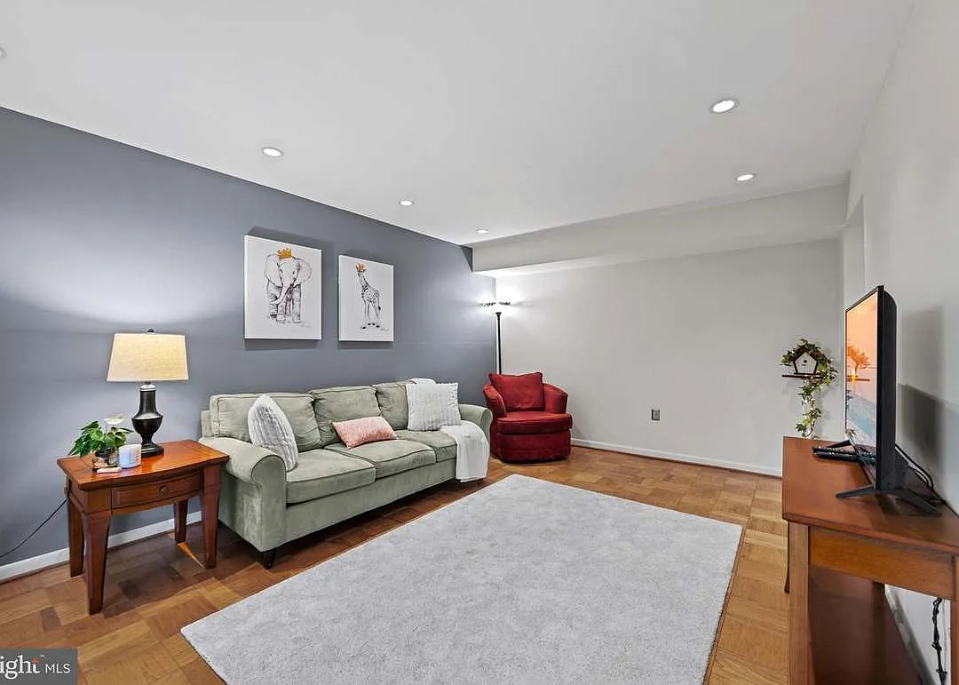 1 bed, 734 sqft, $1,675 — Photo 3