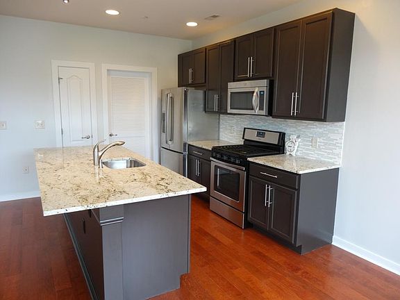 3rd image of 4412 Driftwood Dr
