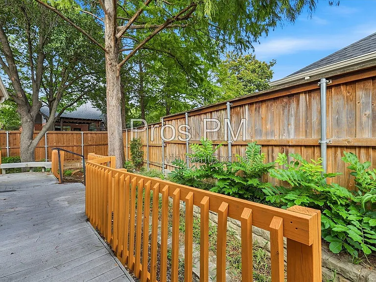 2921 Meadow Glen Dr — Photo 30