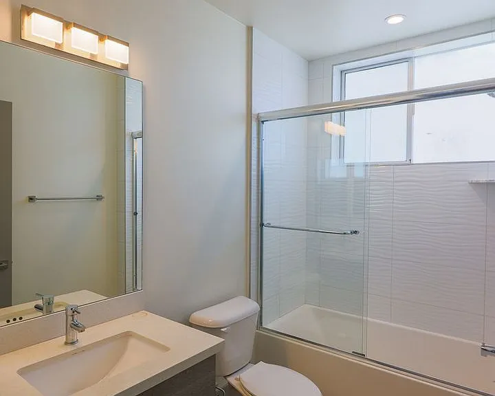 1208 W 25th St — Photo 21