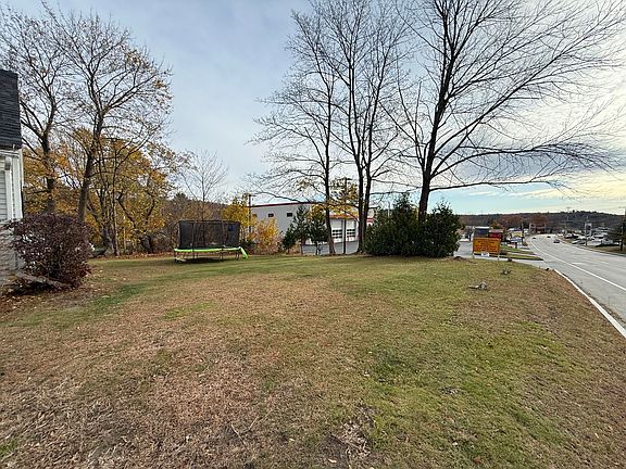 3rd image of 577 Maine Avenue