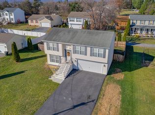 28 Kelsey Way, Inwood, WV 25428