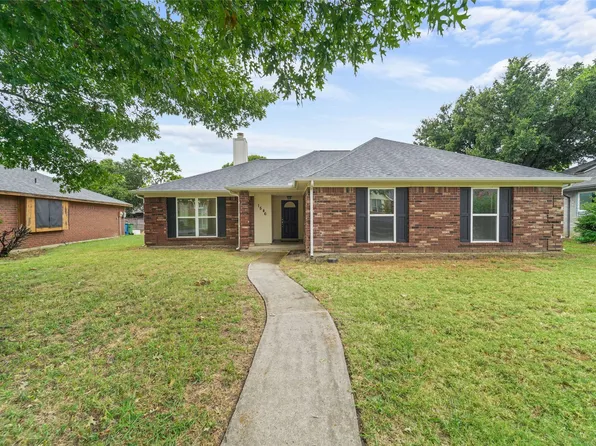 1546 Autumn Breeze Ln, Lewisville, TX 75077