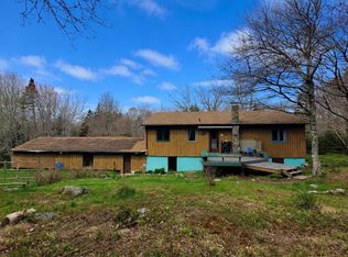 10 River Rd, Shelburne, NS B0T1V0