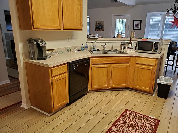 5th image of 507 Robin Hood Dr
