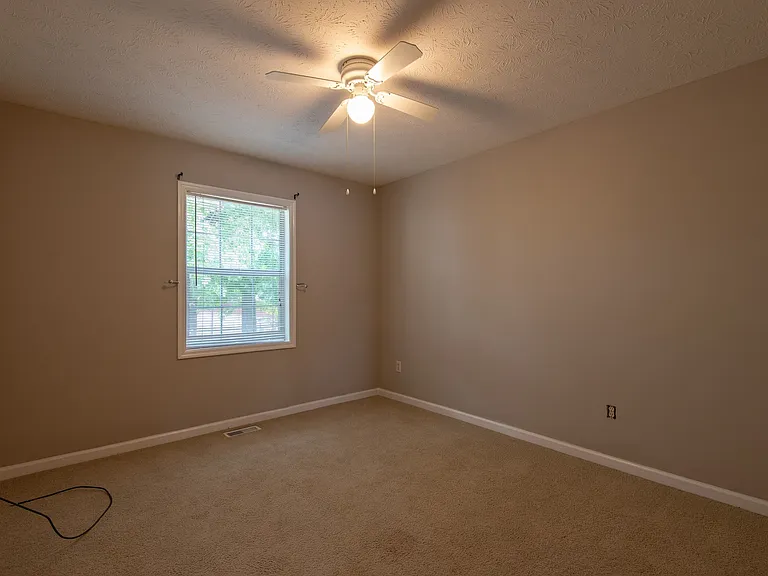 1128 Chinook St — Photo 10