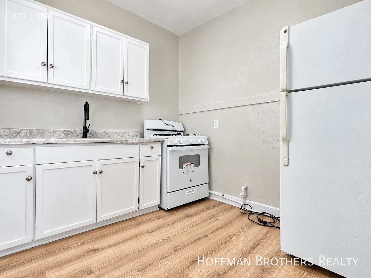 *1 Month Free*Updated Studio in City West with Updated Kitchen & All Utilities Included — Photo 2