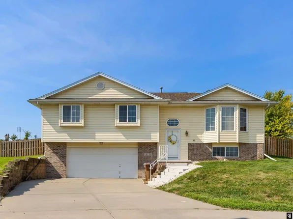 15122 Marseille Ave, Bellevue, NE 68123