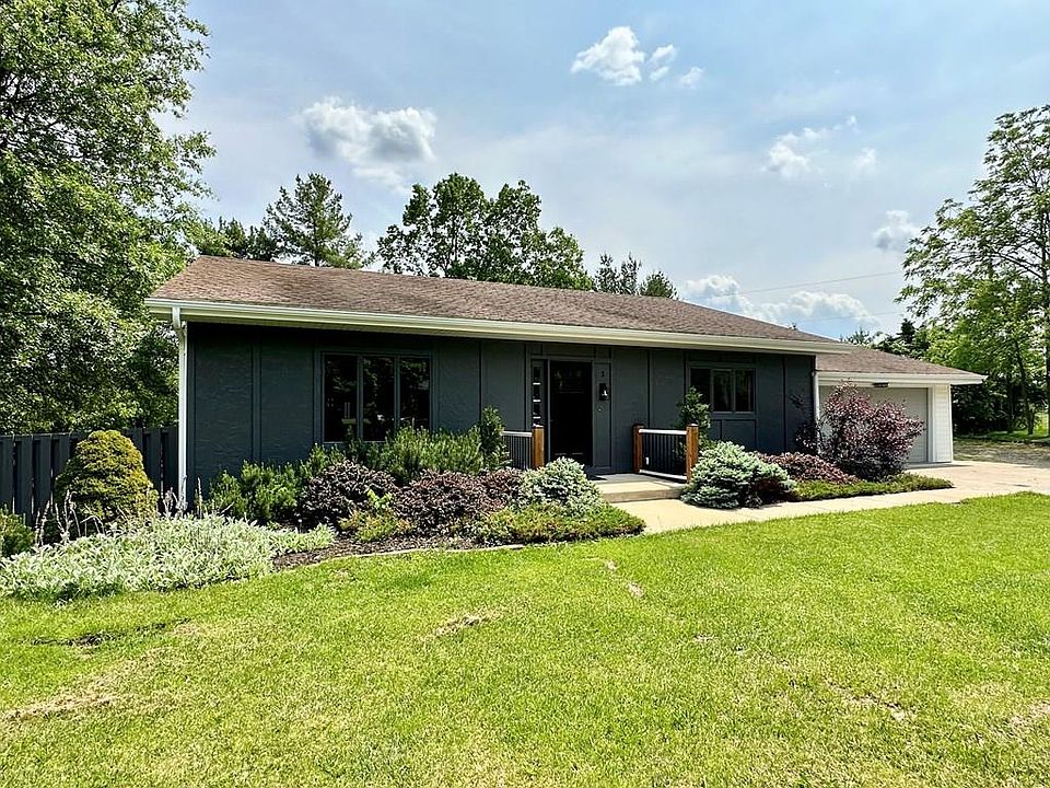 1st image of 3 Prairie Ln