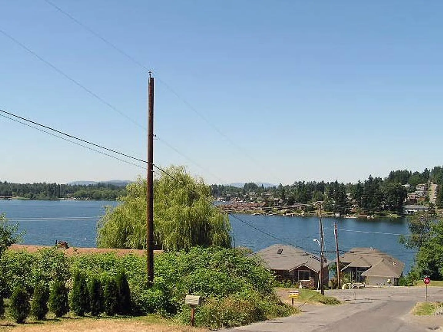 Lake Whatcom View - 2 Bedroom 1 Bath with Separate Office Space above Garage — Photo 4