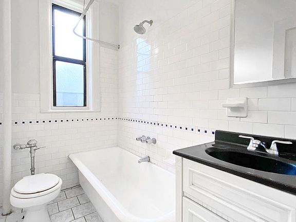 4th image of 452 Park Pl APT 2H