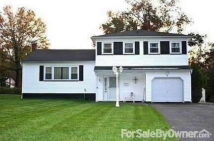 1st image of 6 Rockhill Dr