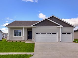 630 NW Compass Ave, Waukee, IA 50263