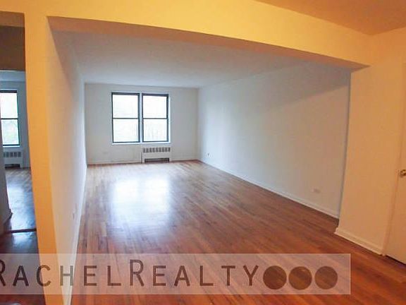 2nd image of 3950 Blackstone Ave APT 1S