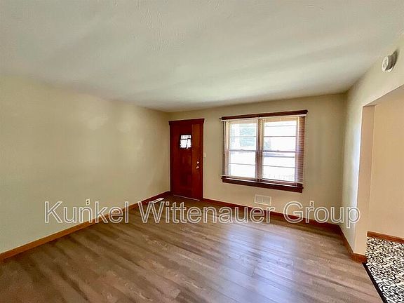 3rd image of 546 N 40th St