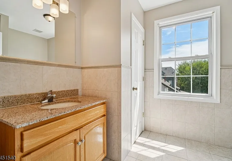 141 Walnut St #2 — Photo 23
