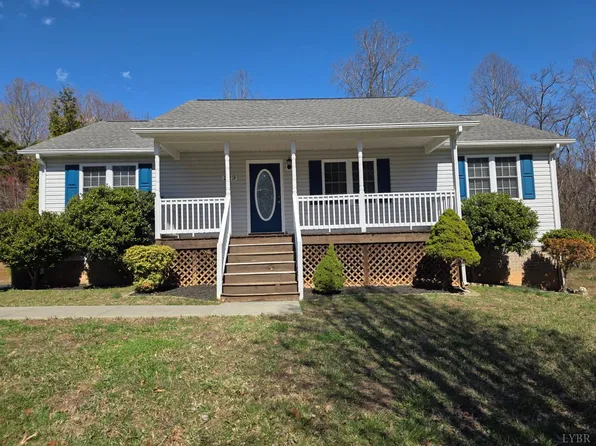 229 Lee Grant Ave, Appomattox, VA 24522