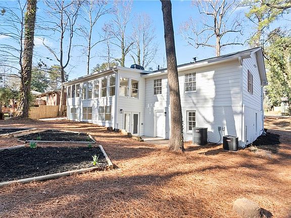 5th image of 626 Reed Rd SE