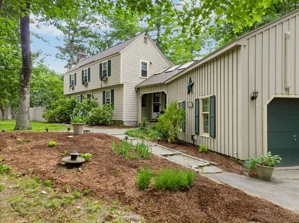 69 Hall St, Dunstable, MA 01827