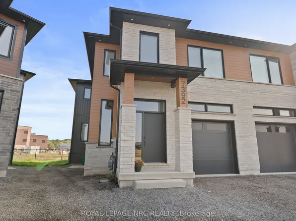 7392 Splendour Dr, Niagara Falls, ON L2H 3V7