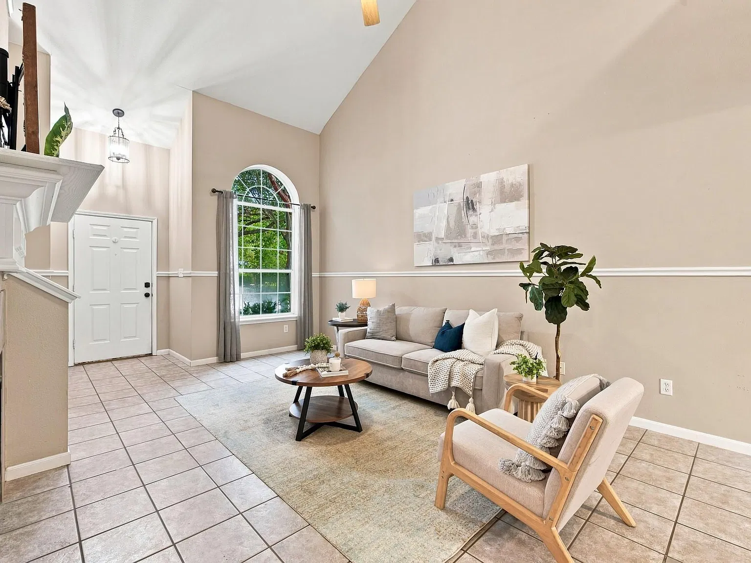3 bed, 2.5 bath, 1517 sqft, $1,900 — Photo 4
