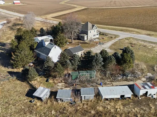 2292 Highway V18, Clutier, IA 52217
