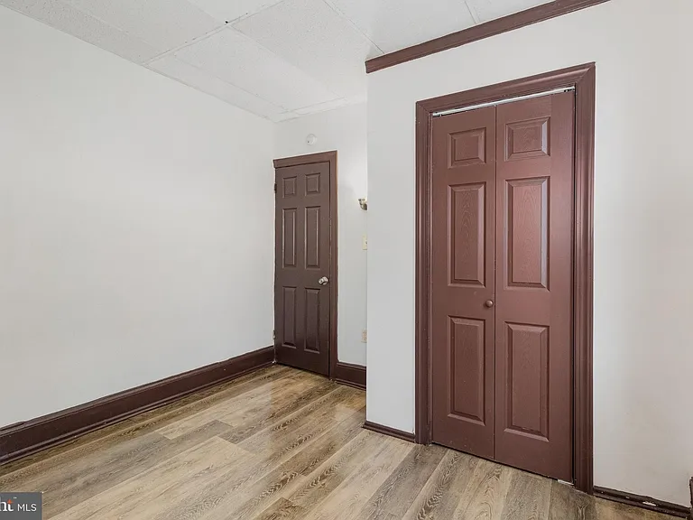 1353 Howard St — Photo 8