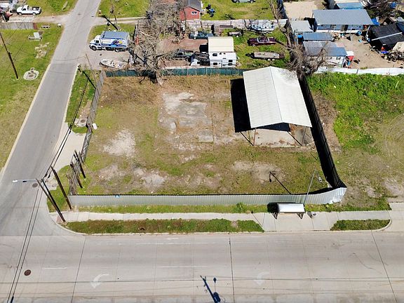 5th image of 6005 Laura Koppe Rd