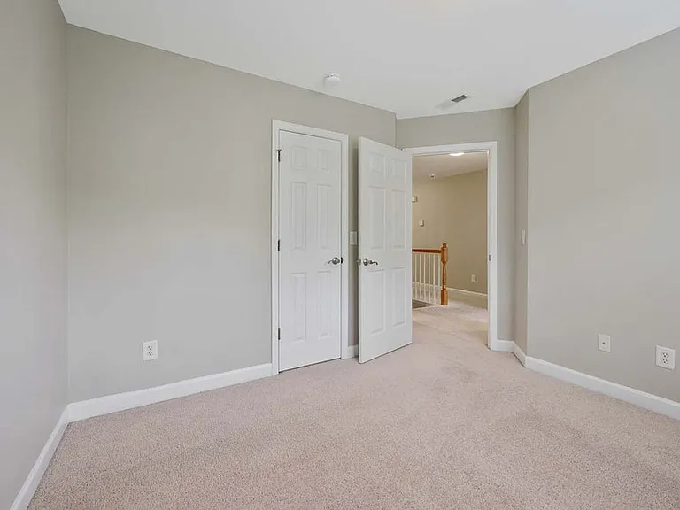 1408 Lindenberg Sq — Photo 16