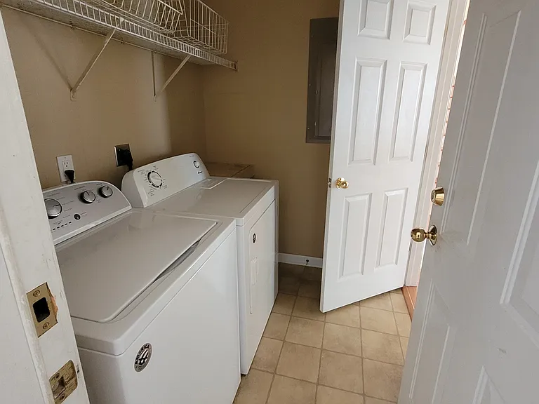Pinecrest Dr — Photo 31