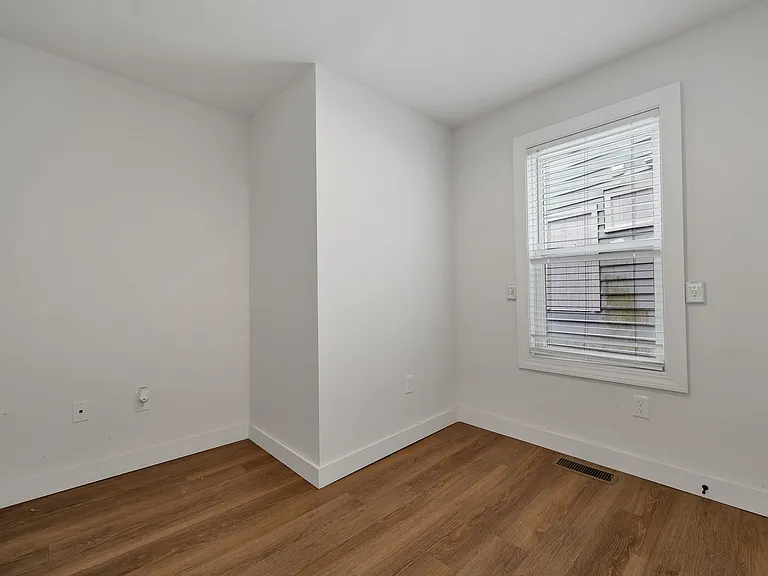 43 Franklin St — Photo 12