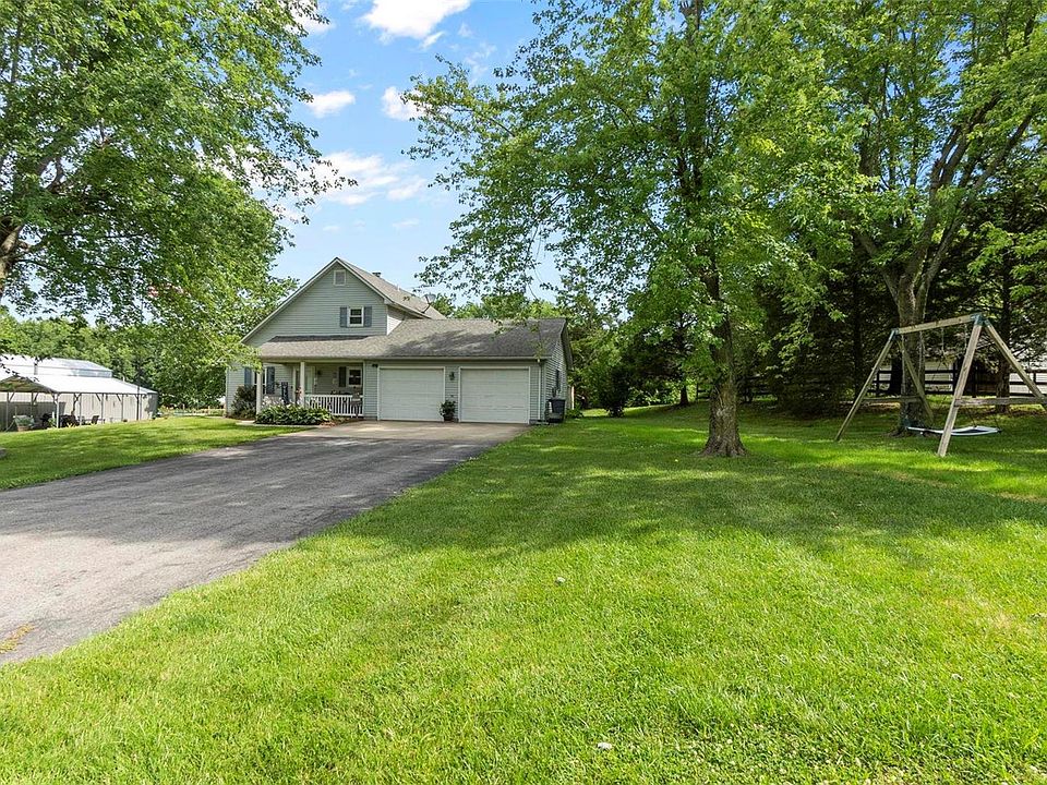 1st image of 226 Bamboo Ln