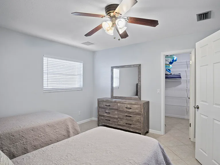 1360 SW Albatross Way — Photo 34