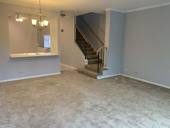 4th image of 380 Glen Leven Ct
