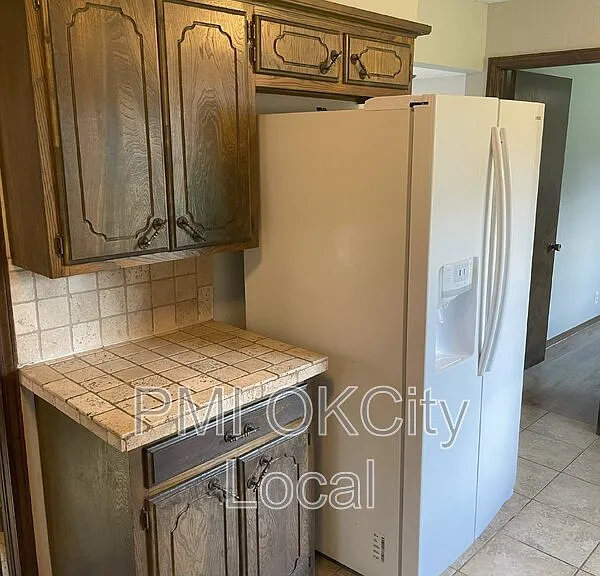 2325 N Redmond Ave — Photo 6
