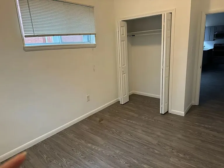 Newly Renovated Temple Student Housing — Photo 2