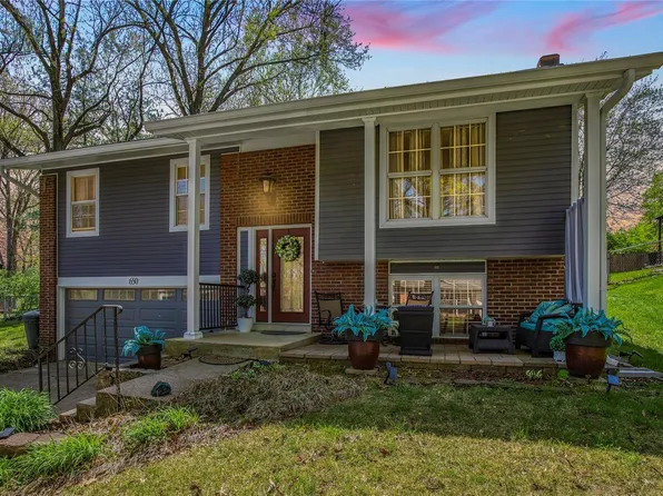 650 Running Creek Dr, Ballwin, MO 63021