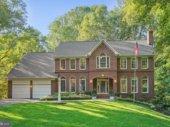 8730 Glenbrook Pl, Fairfax, VA 22031