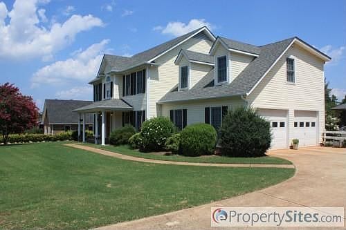 3rd image of 162 Valley Glenn Dr