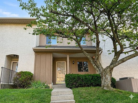 2nd image of 121 Josephs Way