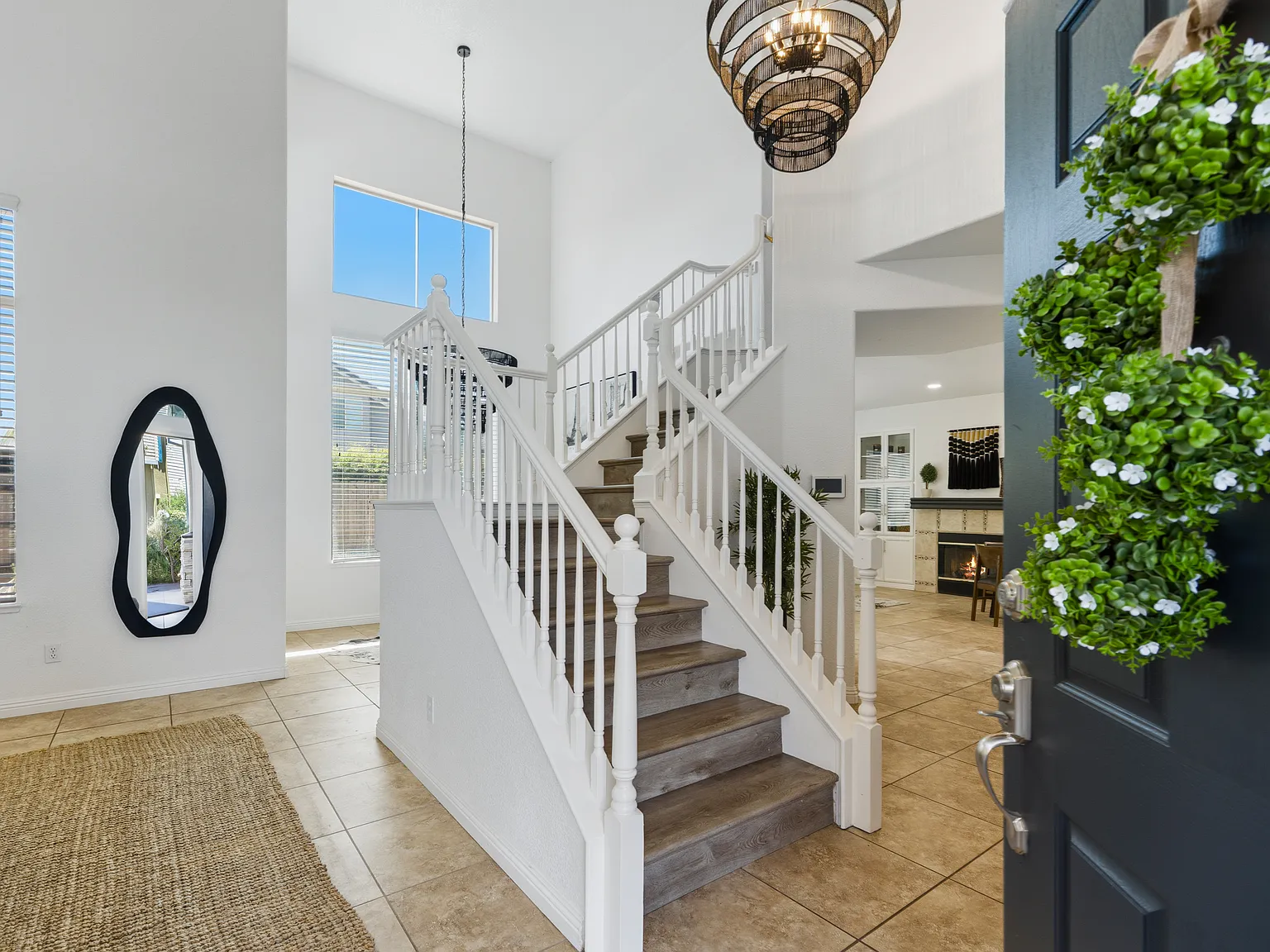 4 bed, 2.5 bath, 1815 sqft, $2,895 — Photo 3