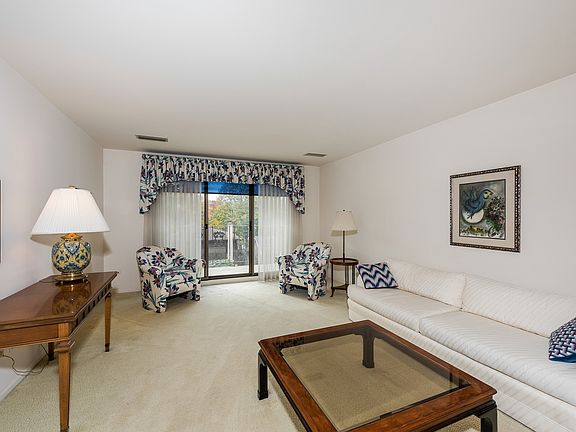 5th image of 5501 N Lincoln Ave #304