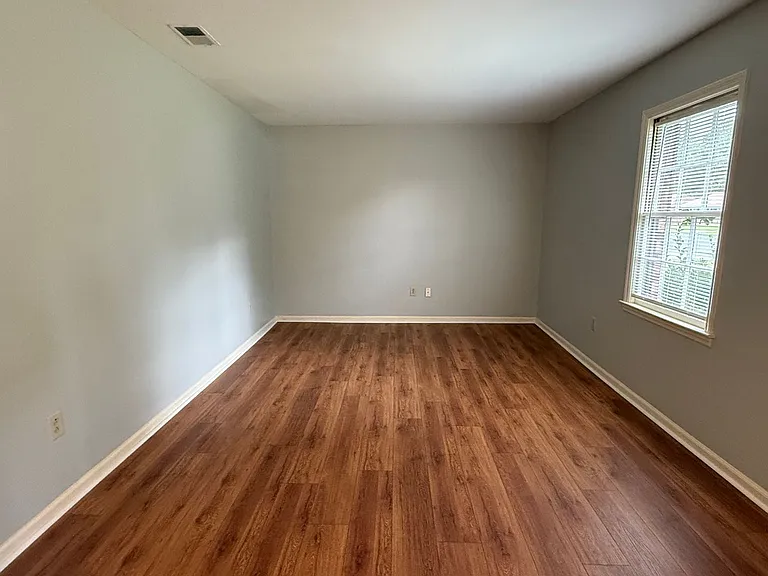 209 Longstreet St — Photo 4
