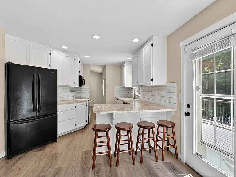 1574 SE Nylace Ln — Photo 10