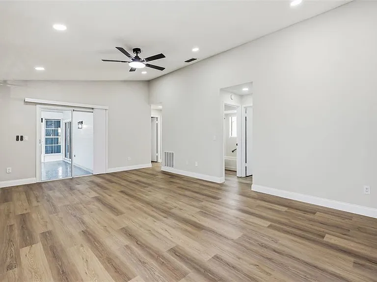 106 Lamplighter Dr — Photo 6