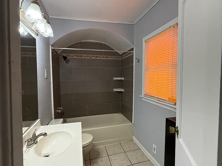 265 S Maple St #1 — Photo 5