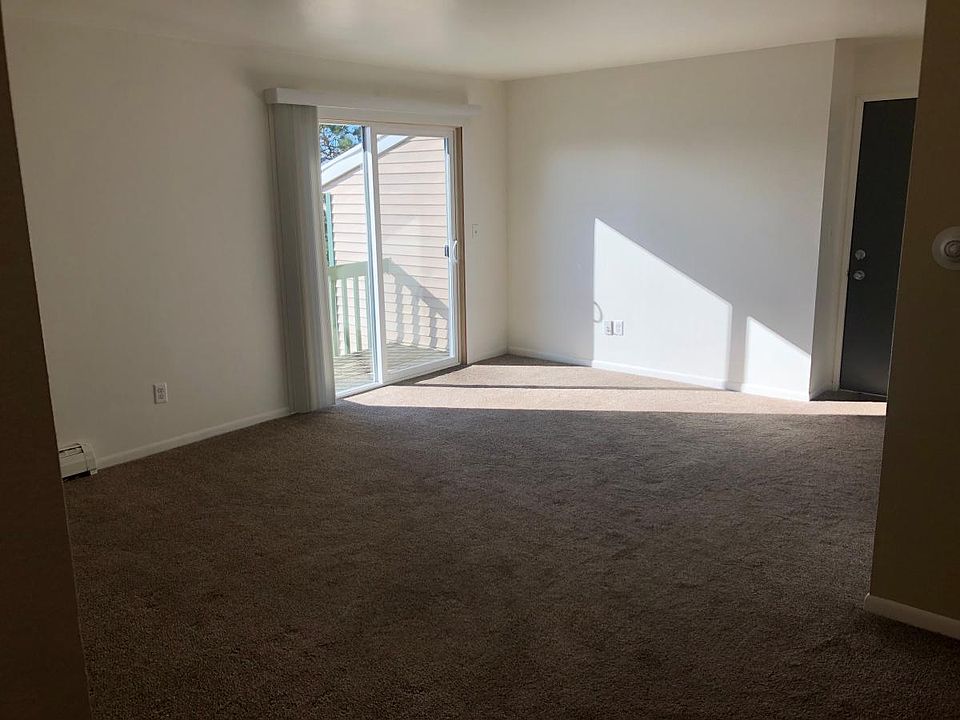 1st image of 411 Stratford Way APT 10