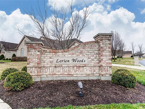 3rd image of 6876 Lorien Woods Dr