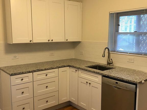 2nd image of 4639 N Damen Ave House 2